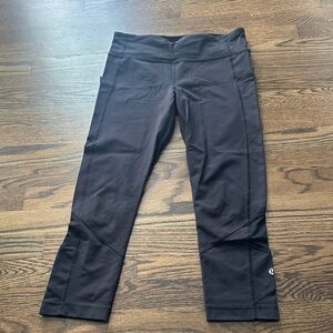 Lululemon Black capris